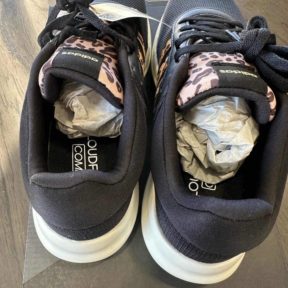 Adidas Lite Racer 4.0 Women’s Size 7 - Picture 3 of 5